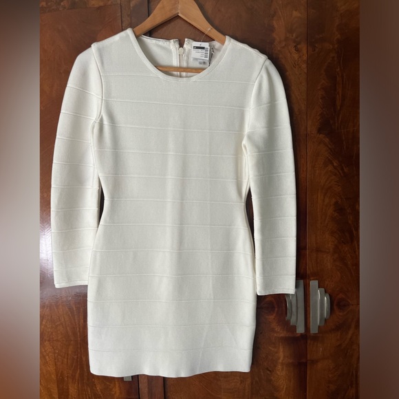 Herve leger mini ivory dress with tags never worn - Picture 2 of 3